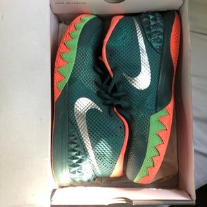 Kyrie 1s Venus Fly Traps